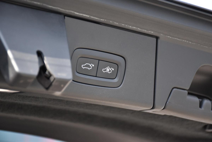 Volvo V90 D5 AWD INSCRIPTION REZERVACE 2.0 d