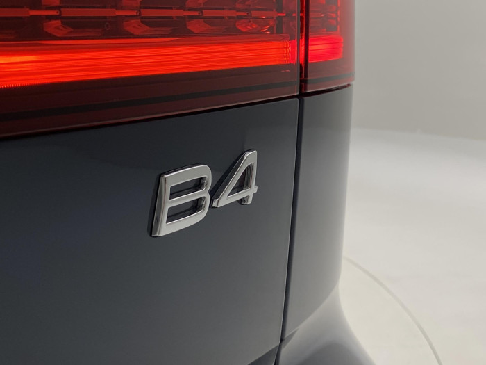 Volvo V60 B4 AUT DARK PLUS