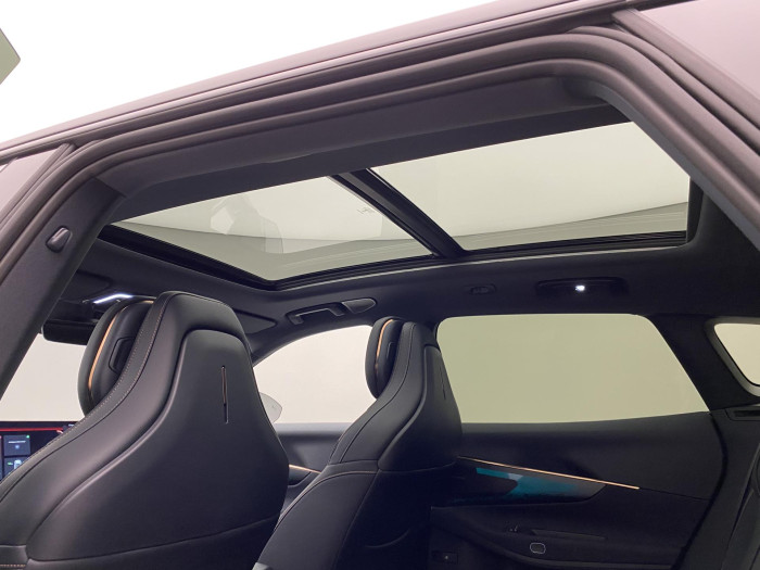 Lynk & Co 08 MORE PHEV