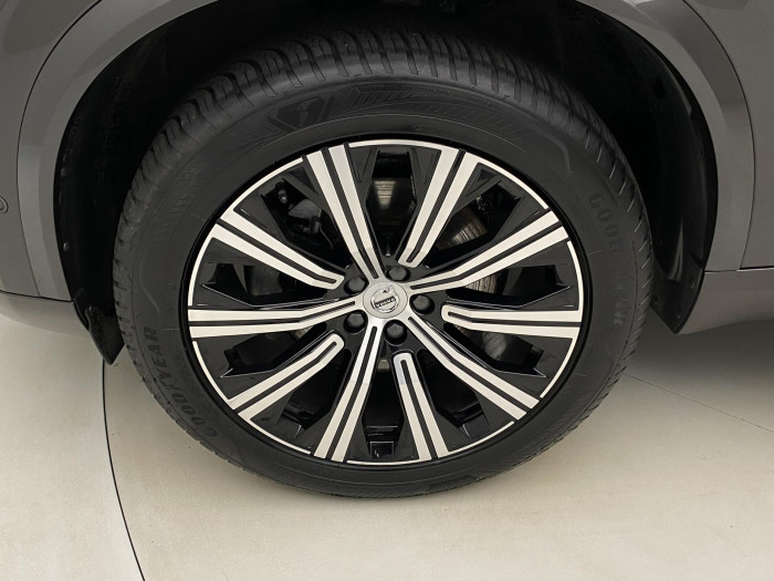 Volvo XC90 B5 AWD PLUS BRIGHT REZERVACE