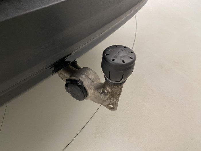 Volvo XC40 B4 AWD R-DESIGN AUT CZ