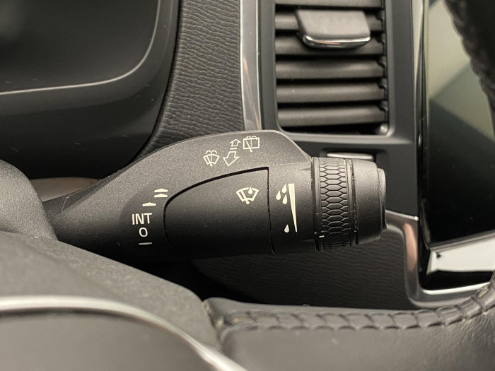 Volvo XC90 D5 AWD MOMENTUM AUT 7míst 2.0 d Momentum