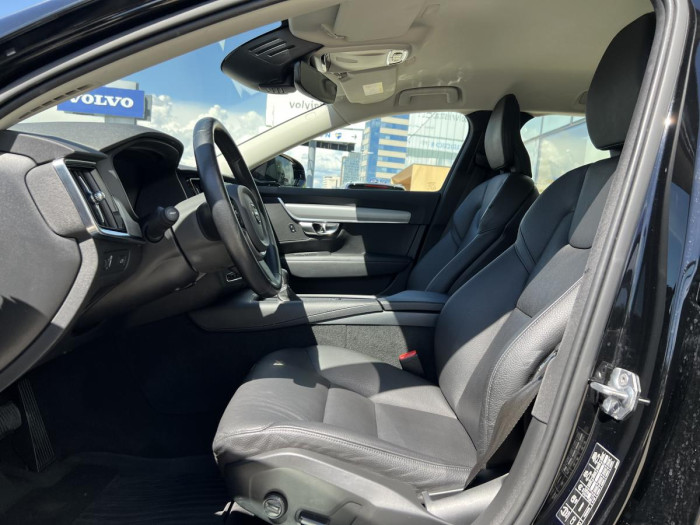 Volvo V90 D4 MOMENTUM POLESTAR Aut CZ 2.0 d Momentum