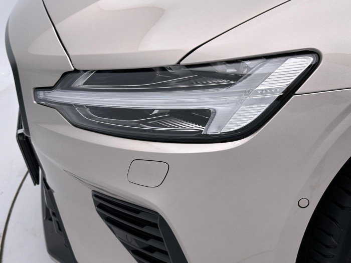 Volvo V60 T6 AWD Plug-in DARK PLUS
