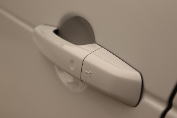 Land Rover Discovery D250 R-DYNAMIC SE REZERVACE 3.0 d Dynamic SE