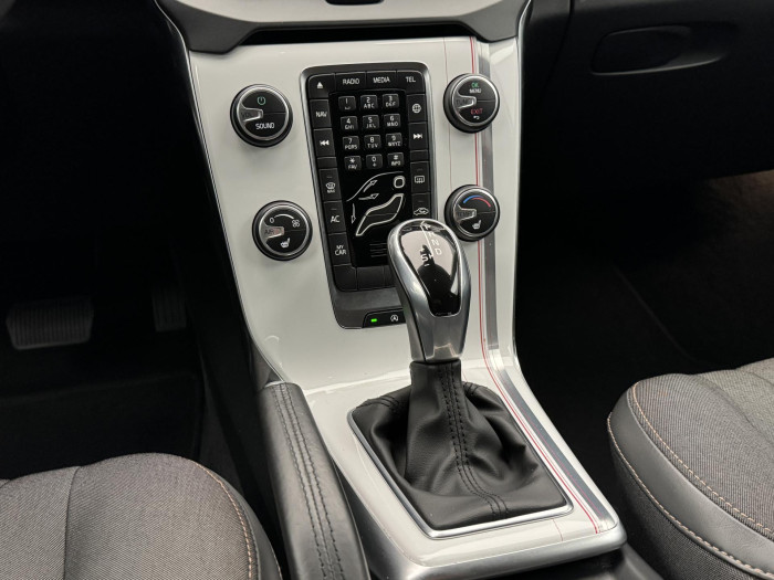 Volvo V40 CC T4 AWD MOMENTUM  AUT 2.0 CC CC Momentum