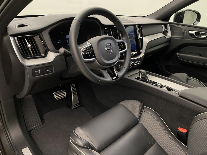 Volvo XC60 B5 AWD R-DESIGN AUT 1.maj