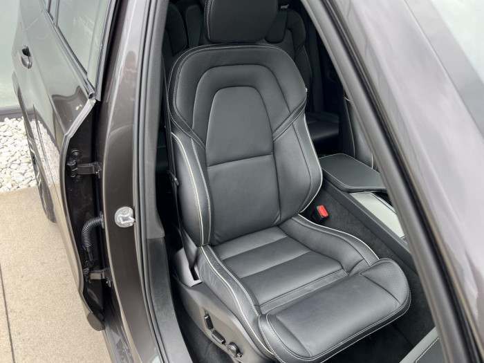 Volvo XC90 B5 AWD DARK ULT. 7MÍSTNÁ Aut