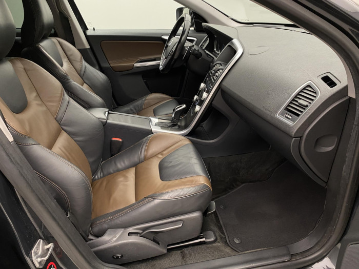 Volvo XC60 D5 AWD SUMMUM AUT CZ 2.4 d Summum