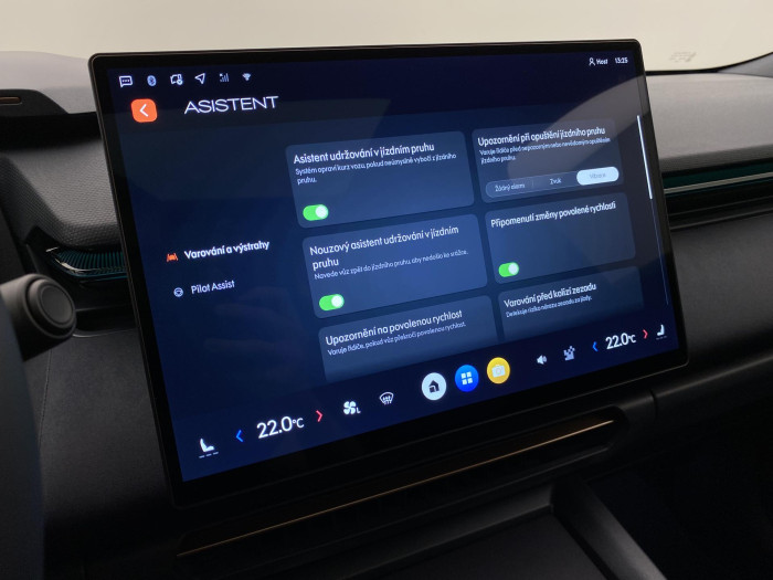 Lynk & Co 08 MORE PHEV