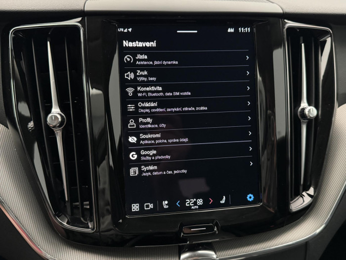 Volvo XC60 B4 AWD PLUS DARK CZ 1.maj