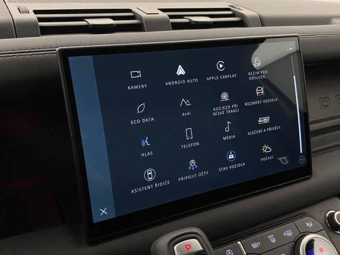 Land Rover Defender D250 X-DYNAMIC SE REZERVACE 3.0 d Dynamic SE