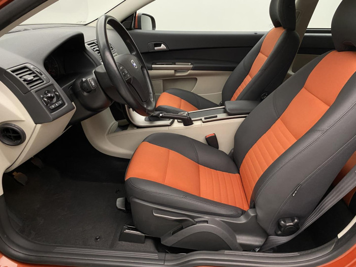 Volvo C30 1.6i MOMENTUM CZ REZERVACE 1.6 i Momentum