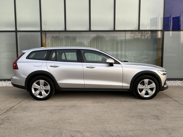 Volvo V60 CROSS COUNTRY B4 AWD Aut 1.maj