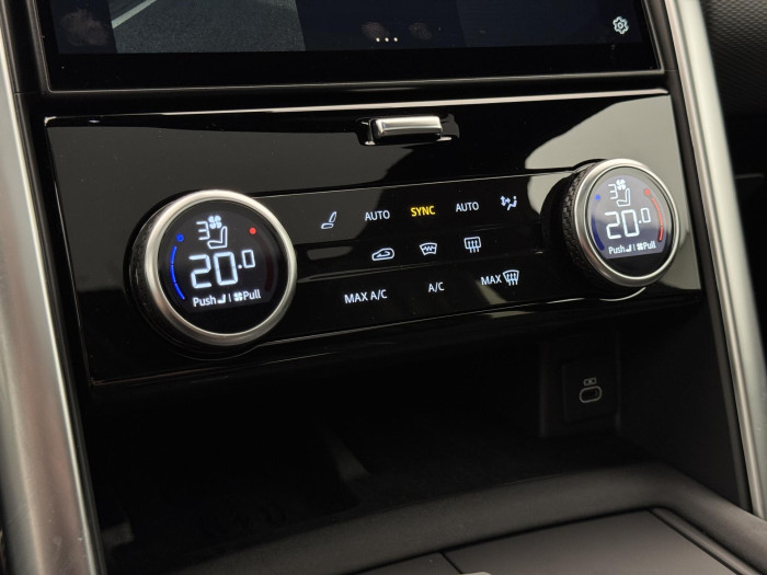 Land Rover Discovery D250 R-DYNAMIC SE REZERVACE 3.0 d Dynamic SE