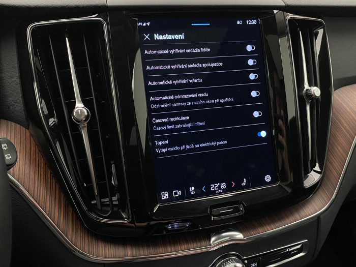 Volvo XC60 T6 AWD INSCRIPTION RECHARGE CZ