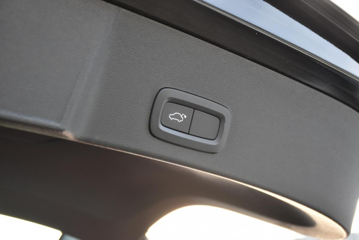 Volvo XC40 D3 MOMENTUM 1.maj. REZERVACE 2.0 d Momentum