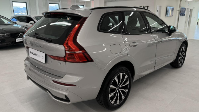 Volvo XC60 B4 PLUS DARK REZERVACE 2.0 Plus