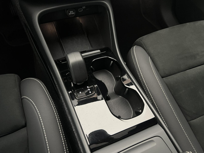 Volvo C40 RECHARGE TWIN MOTOR 1.maj.