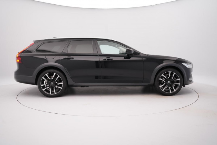 Volvo V90 CC B4 AWD PLUS AUT 1.maj.