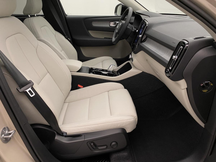 Volvo XC40 B4 AUT DARK ULTRA