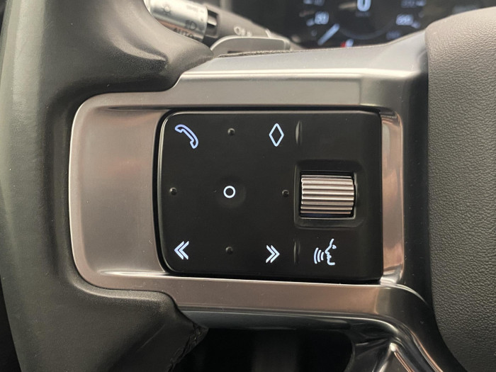 Land Rover Discovery D300 HSE AWD AUT 7míst 3.0 d