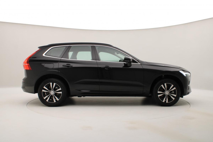 Volvo XC60 B4 MOMENTUM AUT CZ REZERVACE 2.0 Momentum