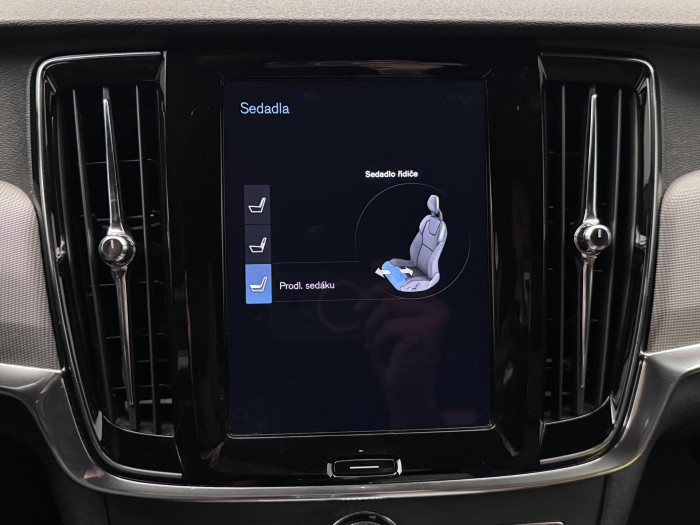Volvo V90 CC D5 AWD PRO CZ 1.maj 2.0 d CC CC