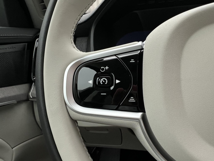 Volvo XC90 B5 AWD AUT BRIGHT PLUS 7-míst