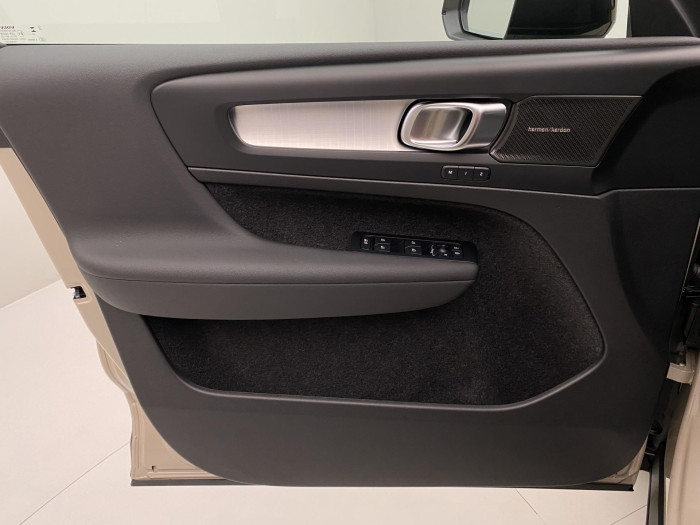 Volvo XC40 B3 AUT DARK PLUS