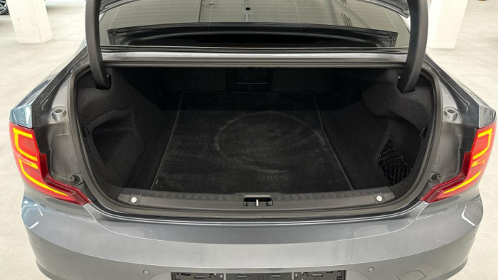 Volvo S90 D4 AWD R-DESIGN AUT REZERVACE 2.0 d