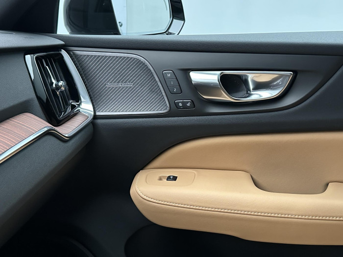 Volvo V60 B4 AUT DARK PLUS