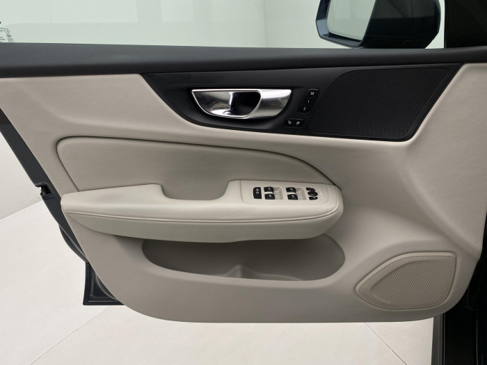 Volvo V60 CC B4 AWD BRIGHT PLUS AUT CZ