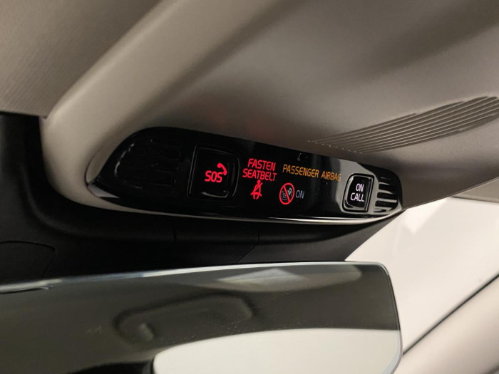 Volvo V60 B4 MOMENTUM AUT REZERVACE 2.0 Momentum