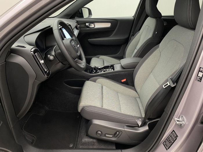 Volvo XC40 B3 DARK PLUS AUT CZ