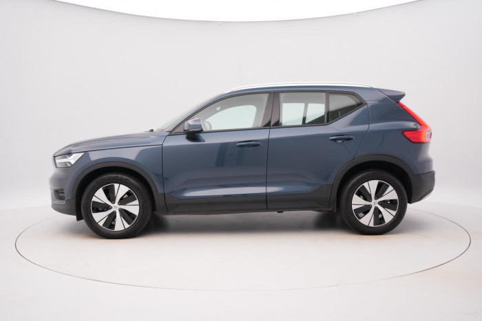 Volvo XC40 B4 AWD MOMENTUM REZERVACE 2.0 Momentum