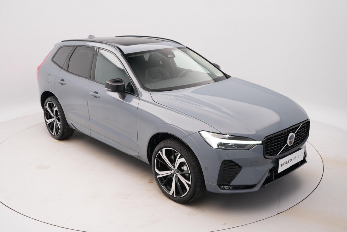 Volvo XC60 B4 AWD ULTIMATE DARK 1.maj.