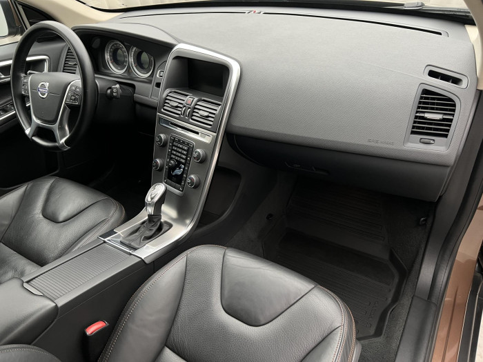 Volvo XC60 D4 AWD SUMMUM AUT 2.4 d Summum