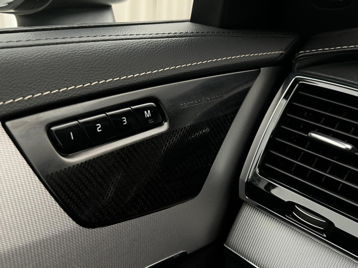 Volvo XC90 B5 AWD R-DESIGN 7MÍSTNÁ AUT CZ