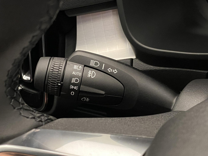 Volvo XC40 B3 AUT DARK PLUS