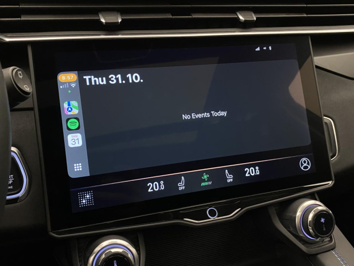 Lynk & Co 01 PHEV DCT AUT 1.maj. REZERVACE