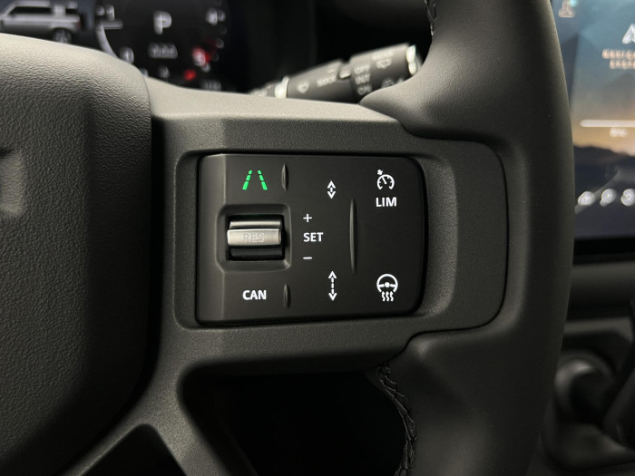 Land Rover Defender 110 D250 XDYNAMIC SE REZERVACE 3.0 d SE