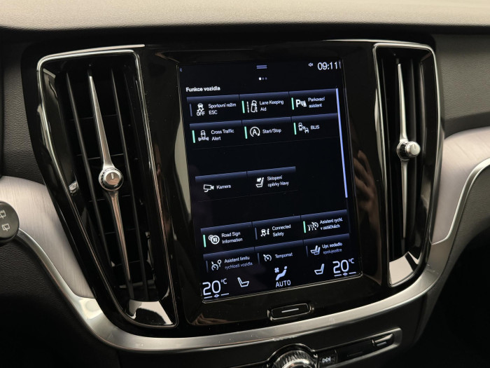Volvo V60 B4 MOMENTUM POLESTAR REZERVACE 2.0 Momentum