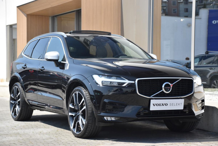 Volvo XC60 T6 AWD R-DESIGN REZERVACE