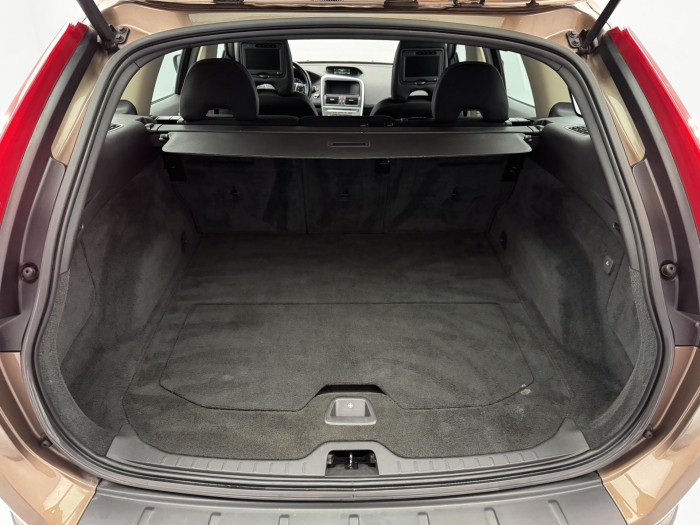 Volvo XC60 D3 AWD MOMENTUM CZ 1.maj 2.4 d Momentum