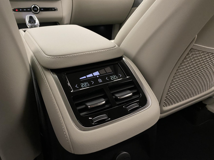 Volvo XC90 T8 AWD RECHARGE BRIGHT PLUS 7m