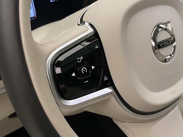 Volvo XC90 T8 AWD ULTRA DARK AUT CZ 7m
