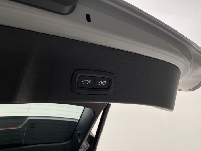 Volvo XC40 B3 DARK PLUS AUT CZ