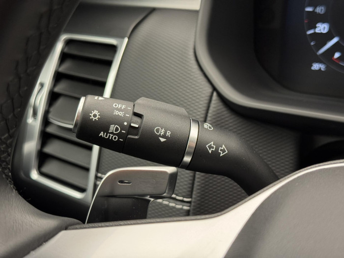 Land Rover Discovery D250 R-DYNAMIC SE REZERVACE 3.0 d Dynamic SE