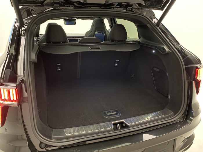 Lynk & Co 01 PHEV DCT AUT 1.maj